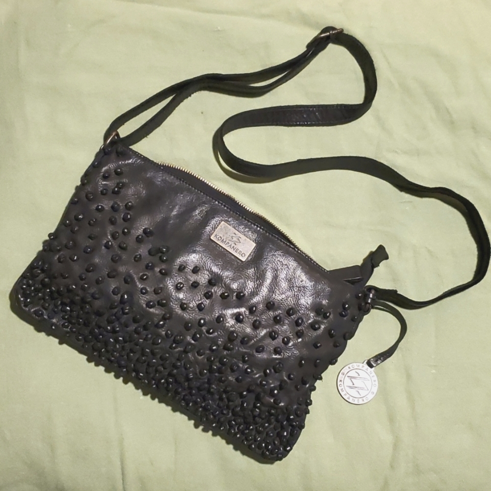 Kompanero Black Genuine Leather Sling Bag